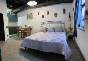 La Casa nei Vicoli: in Centro a Due Passi dal Lago Mandello Del Lario